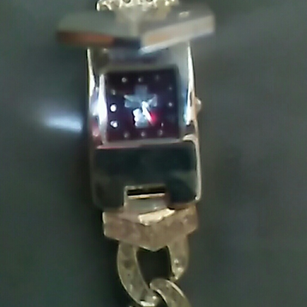 Watch - Picture 2 of 3